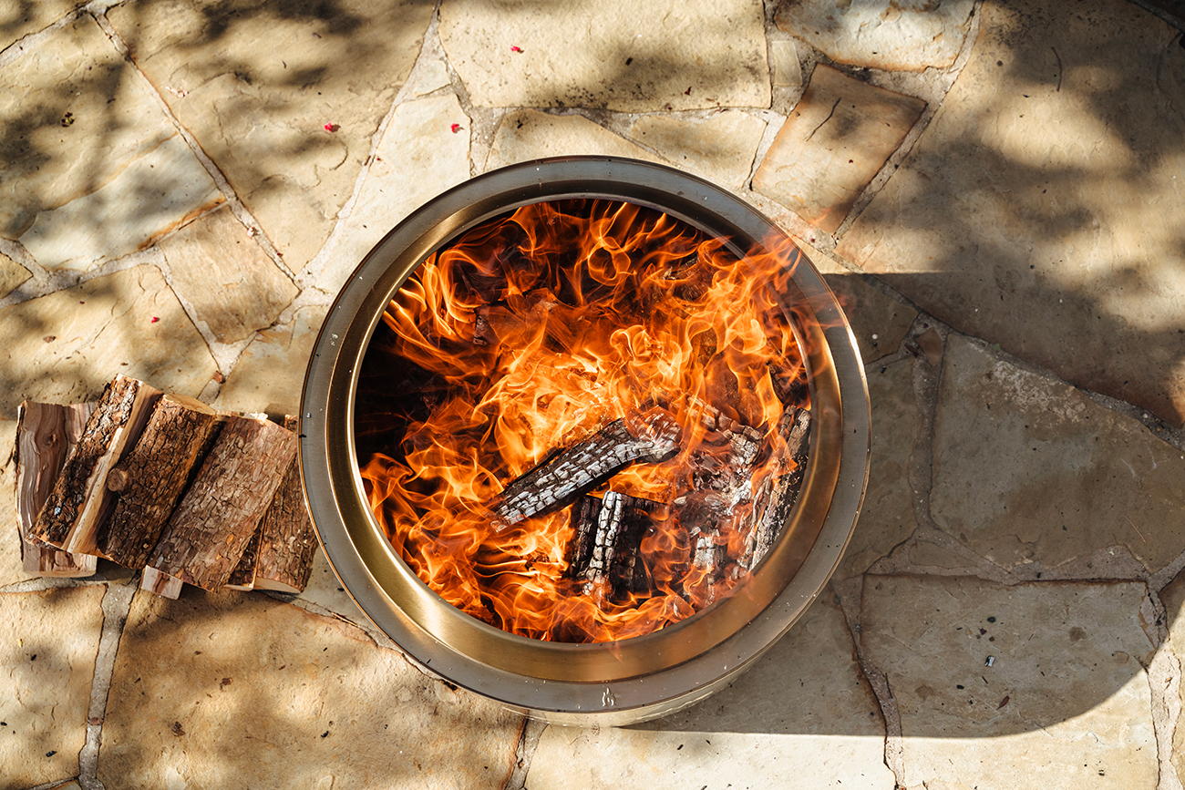 Top View of Solo Stove Canyon With Wood On Fire
