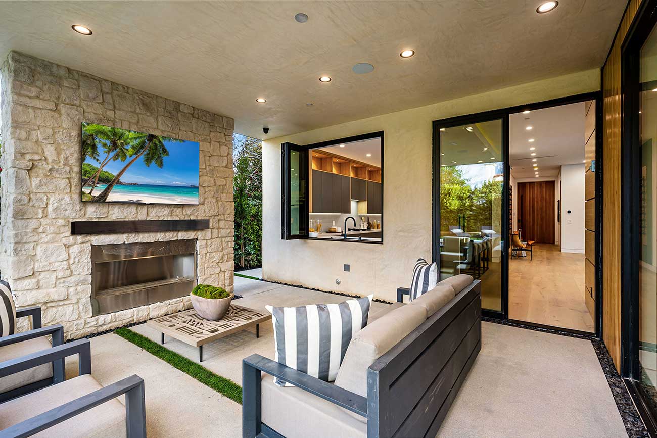 Full Shade 4K Outdoor TV in Living Space Setting 5