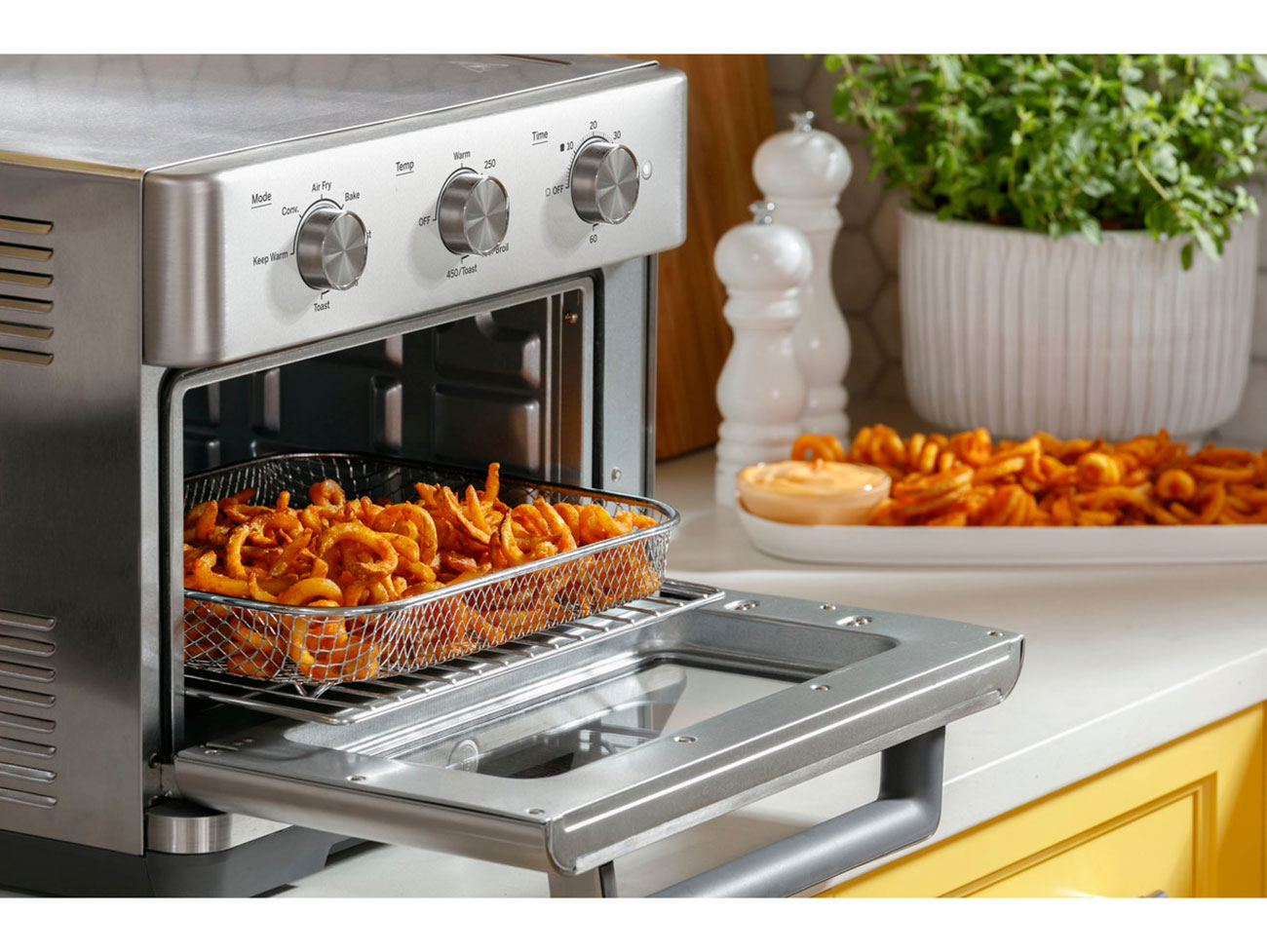 Air Fry 7-in-1 Toaster Oven in Kitchen Setting Detail 3