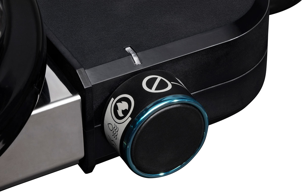 Weber Portable Grill Showing Temperature Control Knobs
