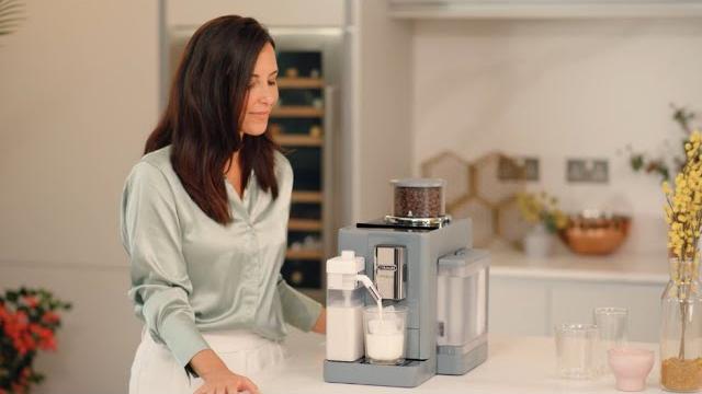 Watch Rivelia | Cold milk drinks with LatteCrema Cool Technology - DeLonghi