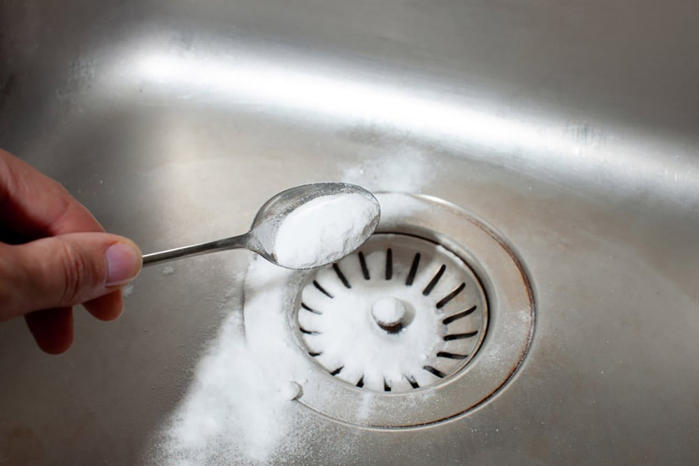 Cleaning drain with baking soda