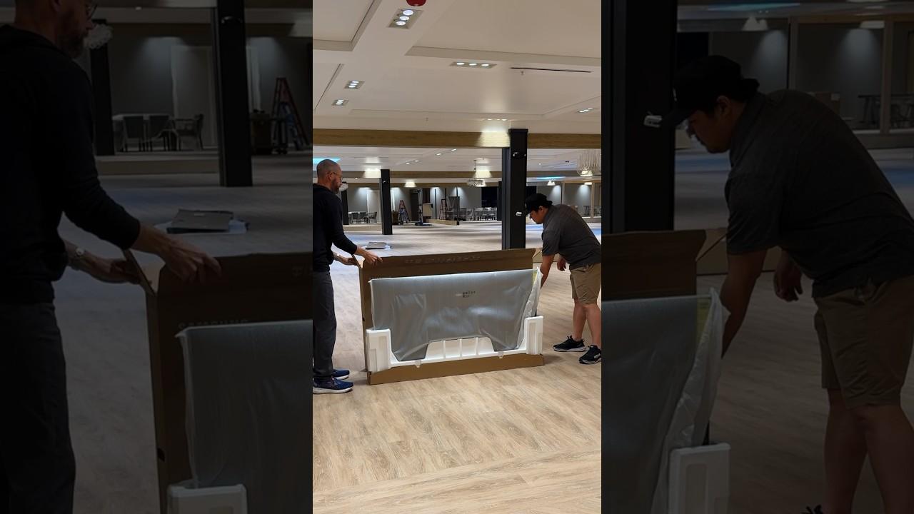 Watch Unboxing the Samsung Q8F Series 4K QLED - QN65Q8F