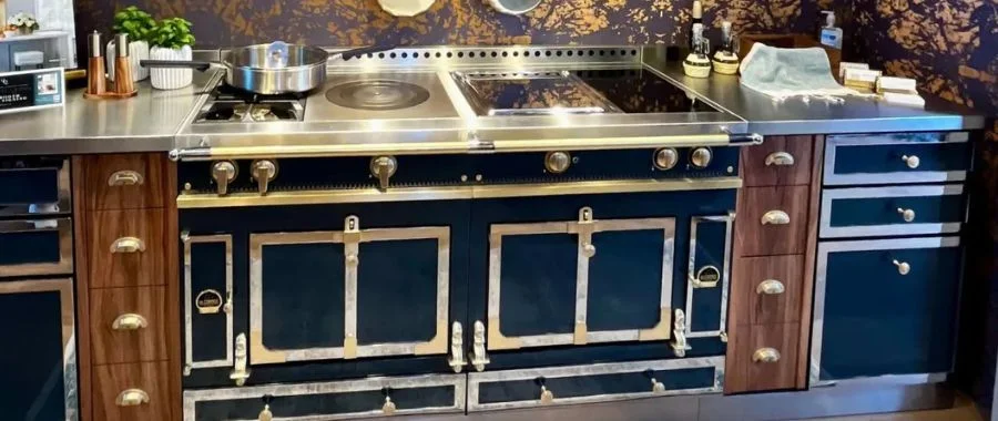A blue La Cornue Chateau range at KBIS 2024