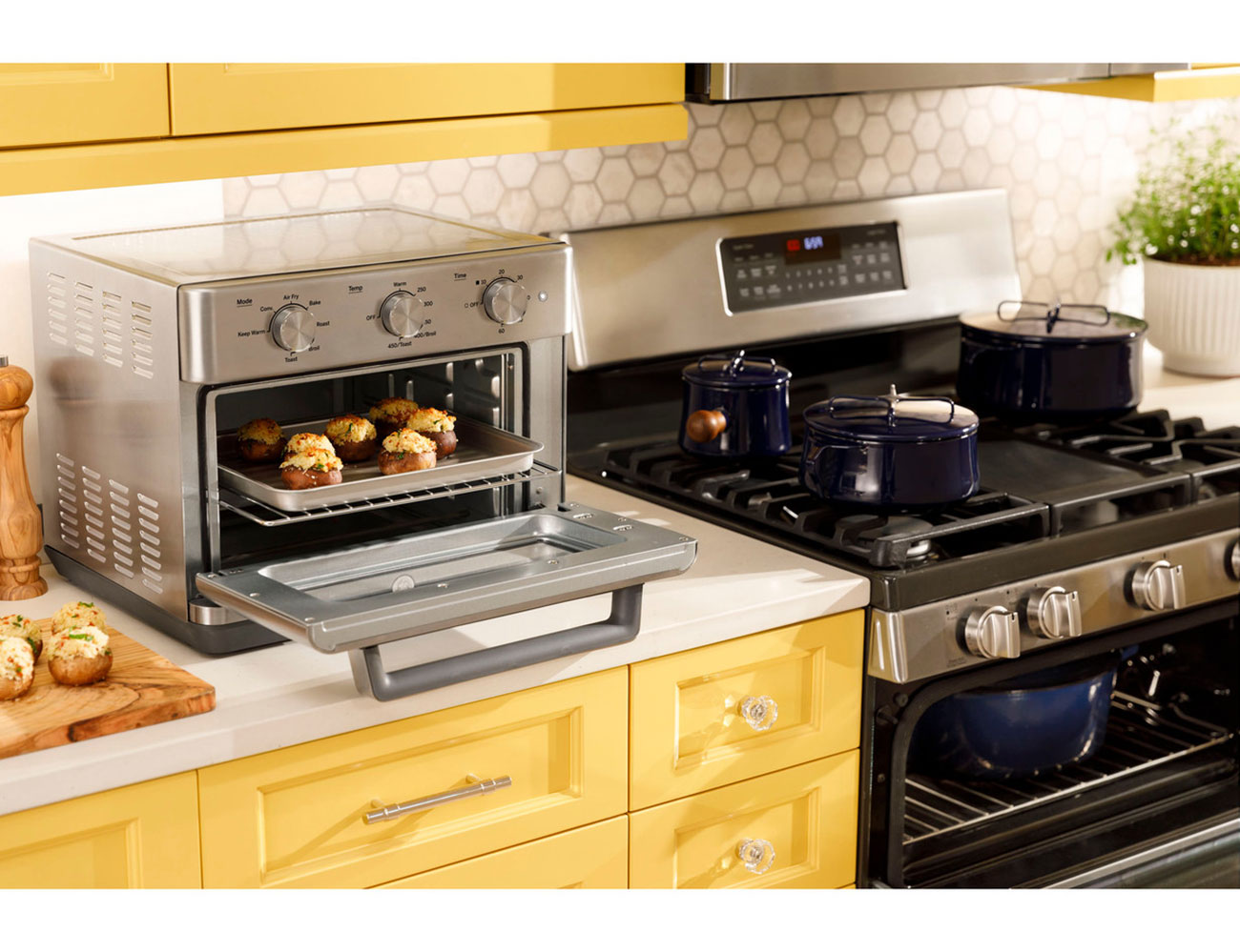 Air Fry 7-in-1 Toaster Oven in Kitchen Setting Detail 1