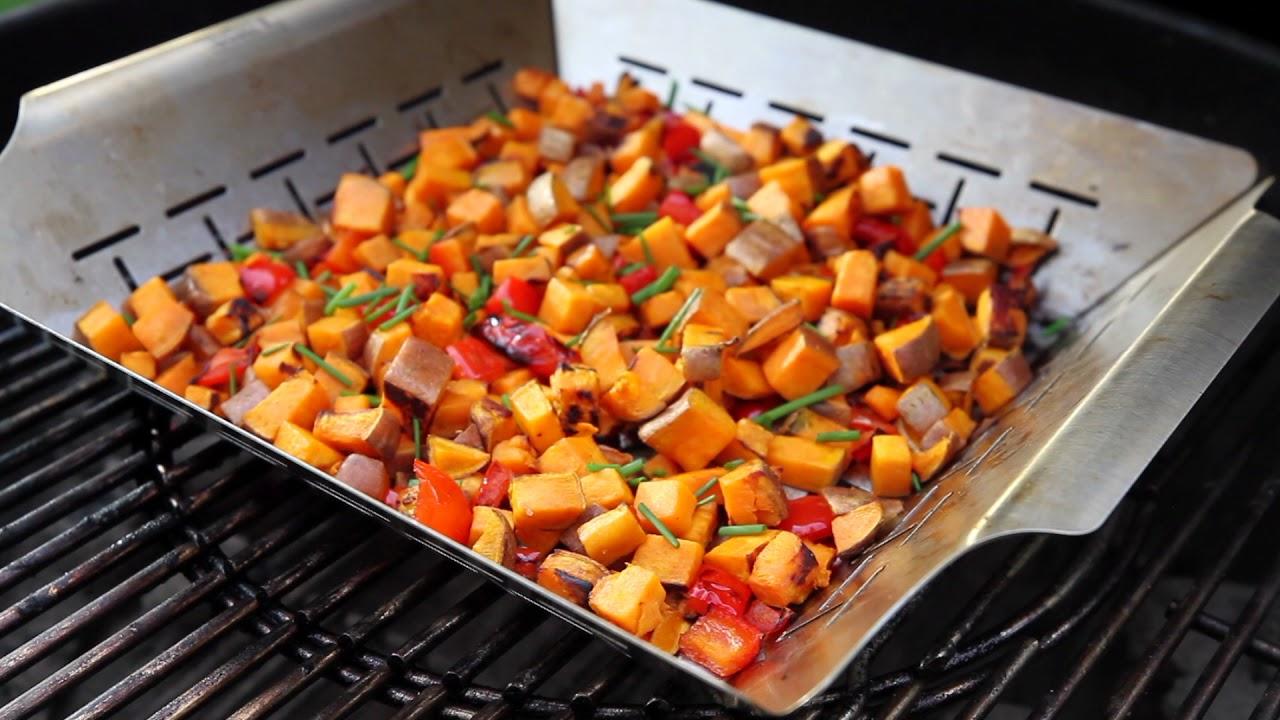 Watch Deluxe Grilling Vegetable Basket