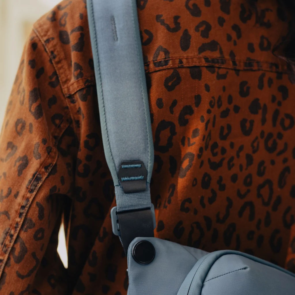 Woman Carrying Peak Design Everyday Sling Over Shoulder