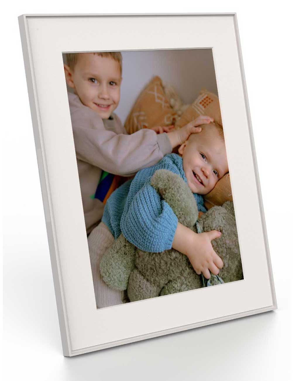 Front Angled view of Aura Walden 15-inch Digital Photo Frame