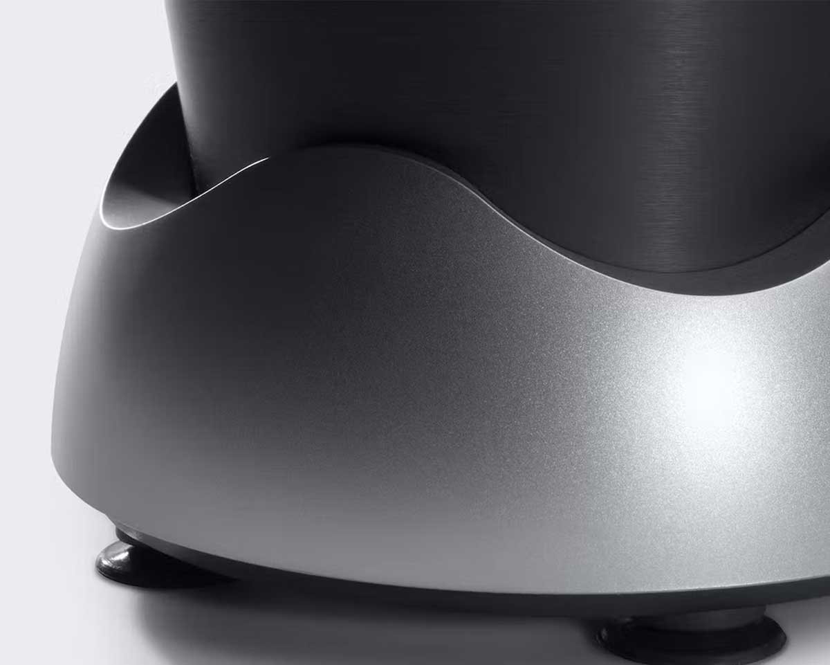 Close up of the Base of a Gray NutriBullet Pro 1000 Personal Blender
