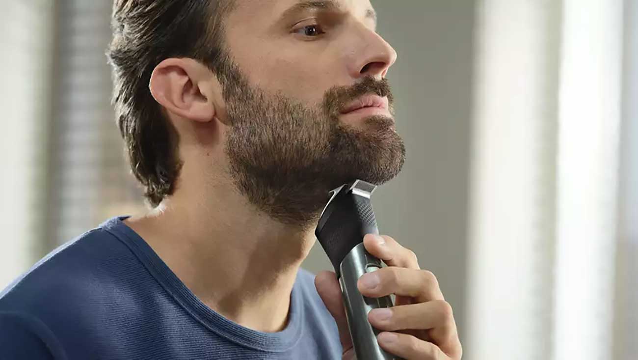 Lifestyle Image of 9000 Prestige Beard Trimmer 3