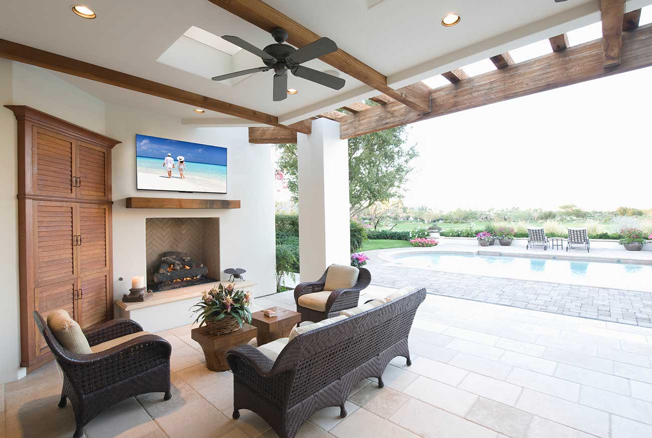 Full Shade 4K Outdoor TV in Living Space Setting 1