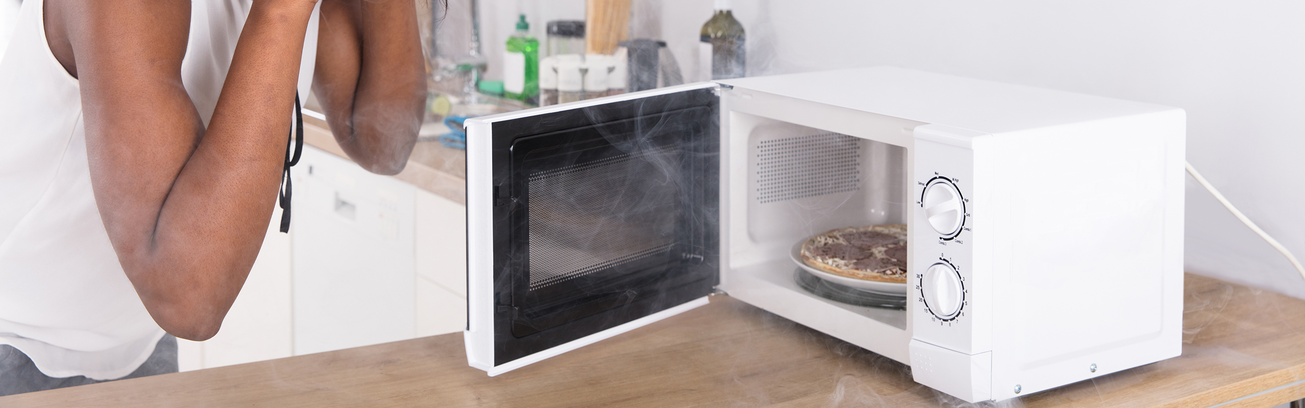 How to Get Smell Out of Microwave Oven: Easy & Effective Tips