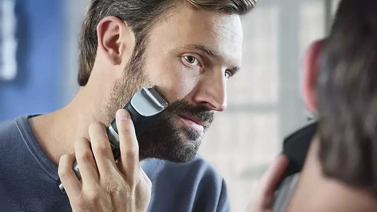 Lifestyle Image of 9000 Prestige Beard Trimmer 4