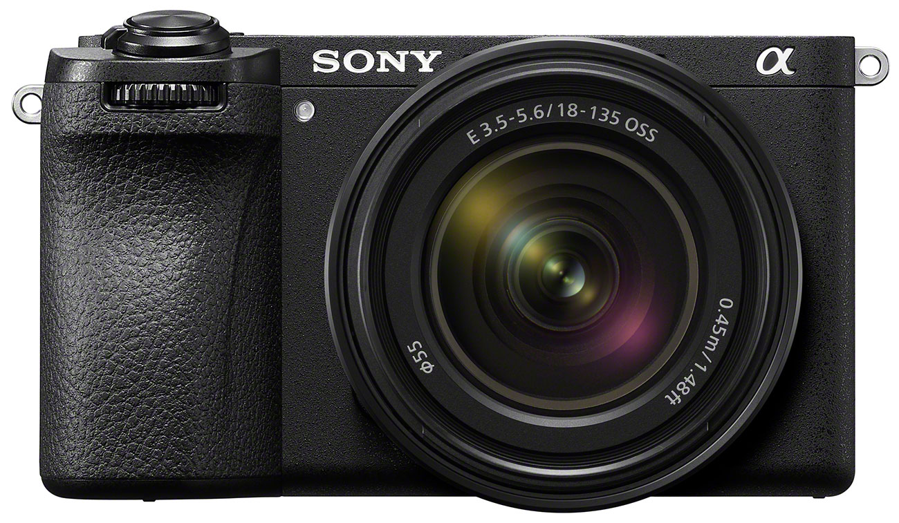 Front view of Sony Alpha 6700 with E PZ 18-135 mm F3.5-5.6 OSS APS-C Telephoto Zoom Lens