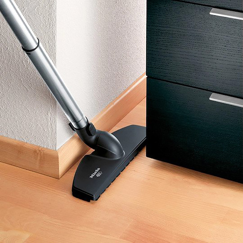 Tight Spaces Cleaning Image