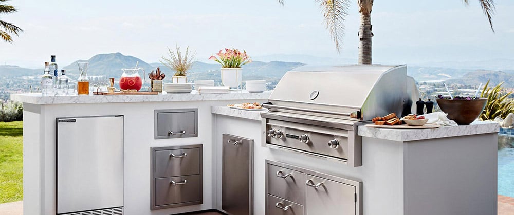 Lynx Grills - How to Build a Luxury Outdoor Kitchen