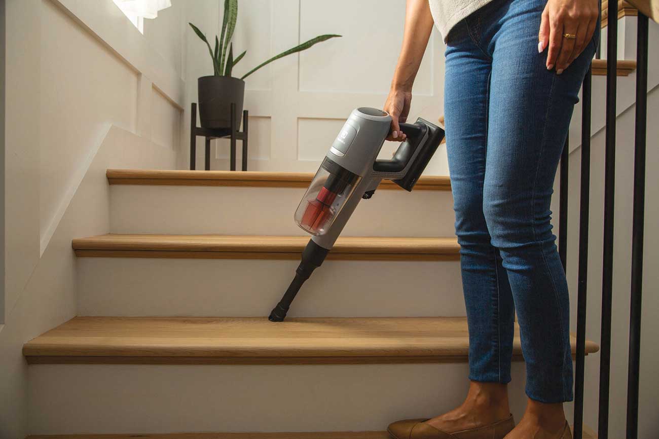 Ultimate800 Pet Cordless Vacuum in Real-Life Use Detail 3