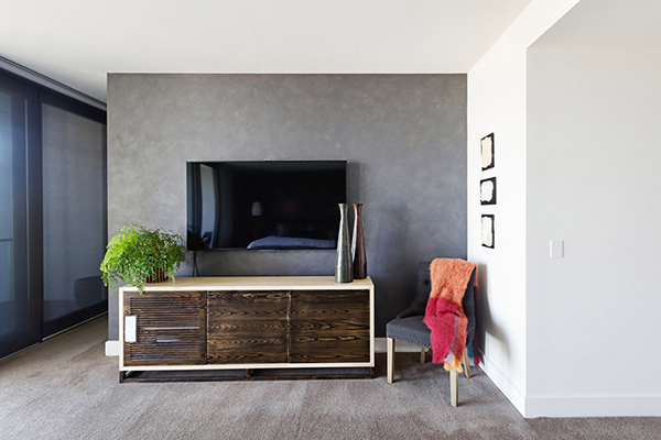 TV with no wires showing