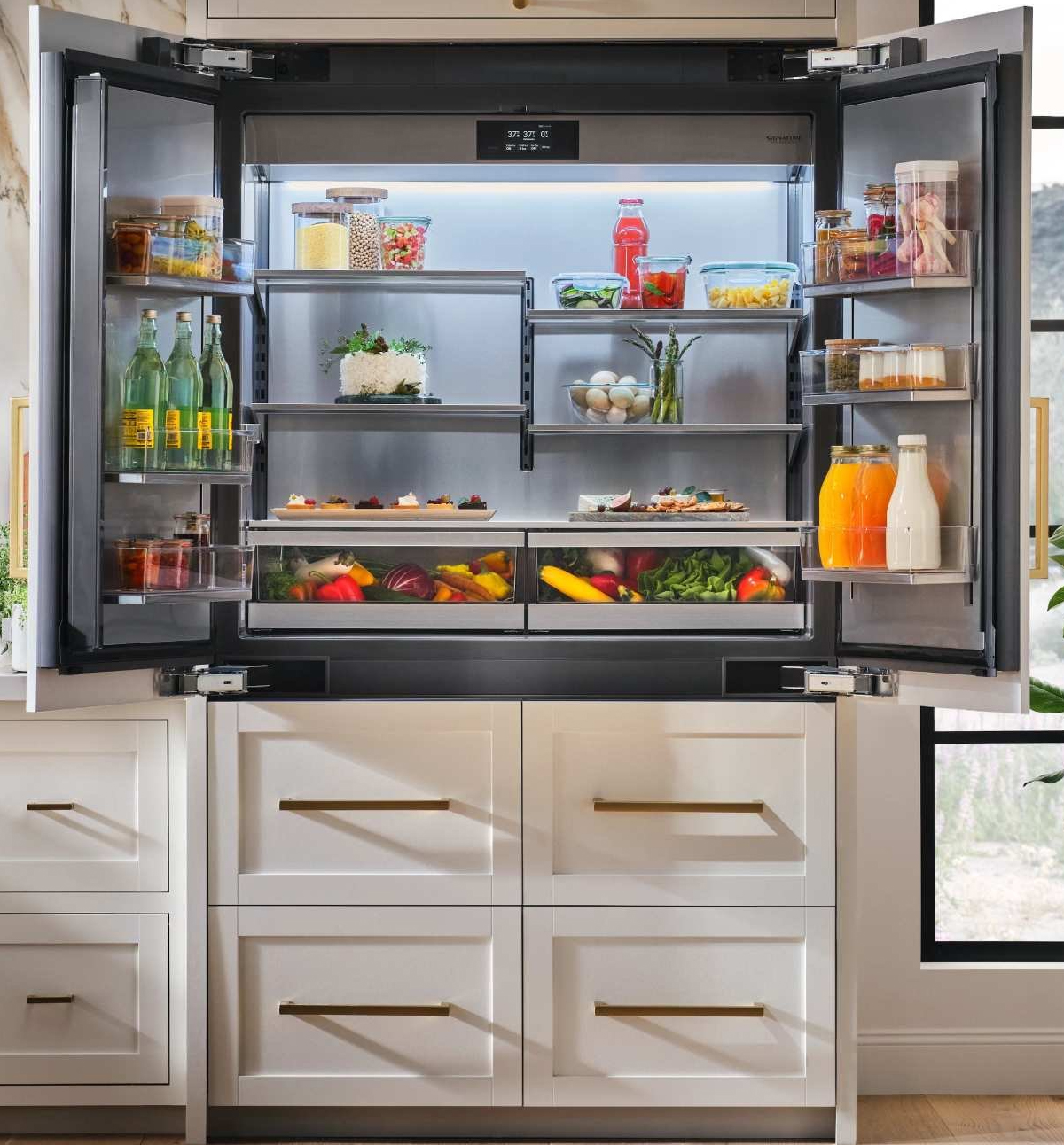 Front Open View of SKS Refrigerator
