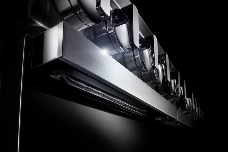 Large image of JennAir NOIR 48 In. Floating Glass Black And Stainless Steel Gas Professional-Style Range With Chrome-Infused Griddle And Grill