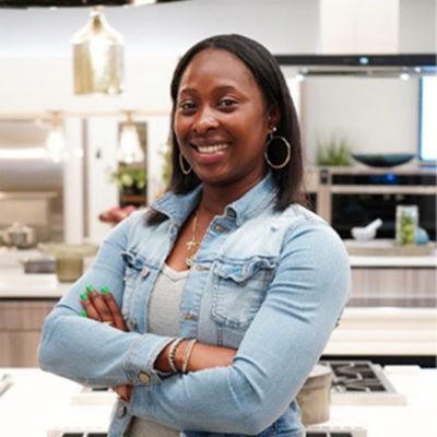 Headshot image of Abt Specialist Kristal