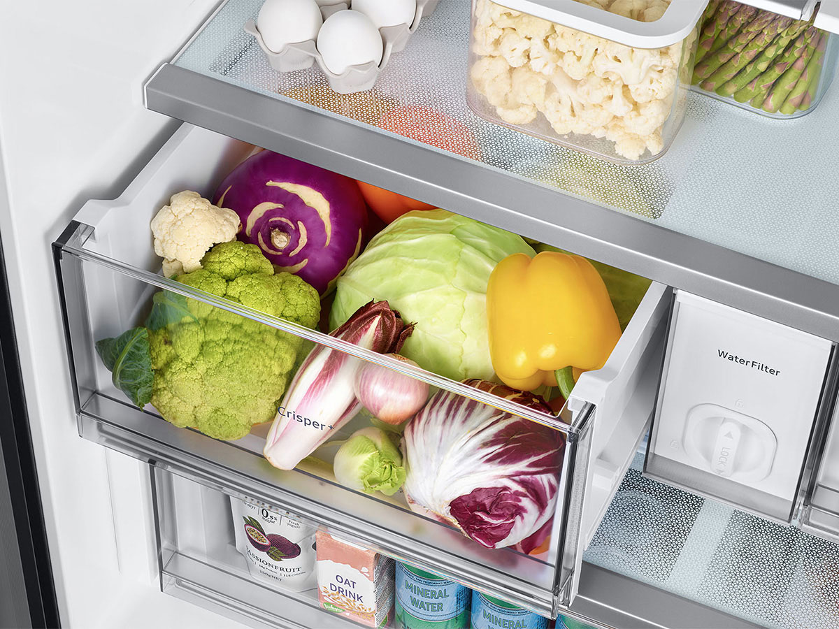 Angle view of filled crisper.