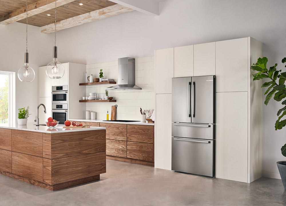 Full Kitchen Angle Bosch B36CL80SNS Refrigeratior