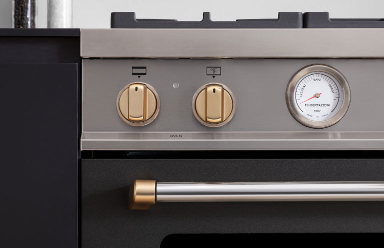 Bertazzoni Collezione Metalli Knob Decor In Gold DSMASDKSG Abt