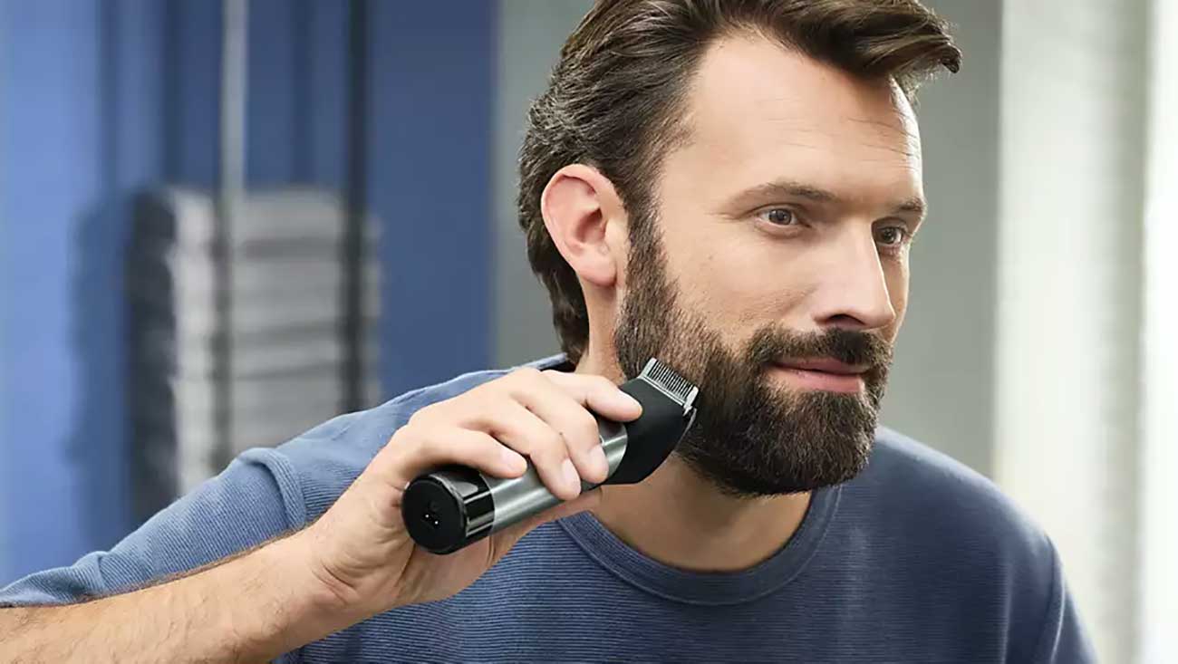 Lifestyle Image of 9000 Prestige Beard Trimmer 1