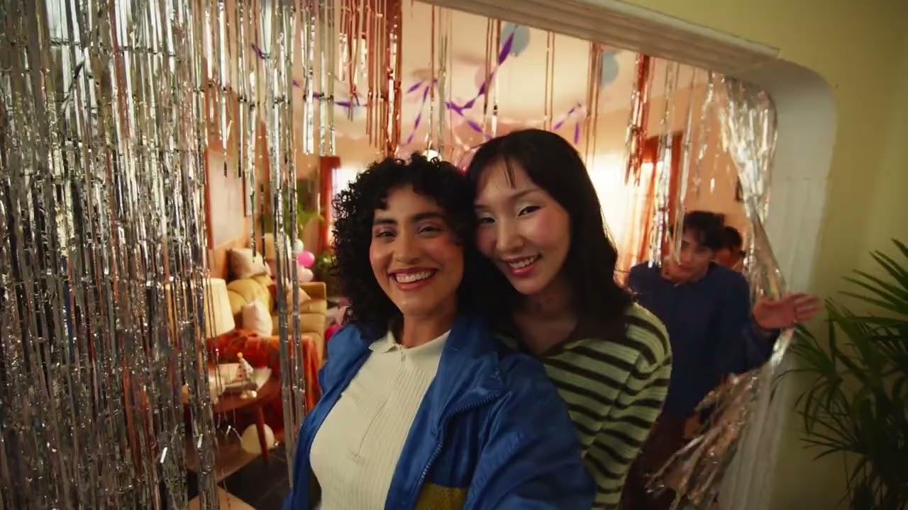 Watch instax mini 13 Promotional Video/FUJIFILM