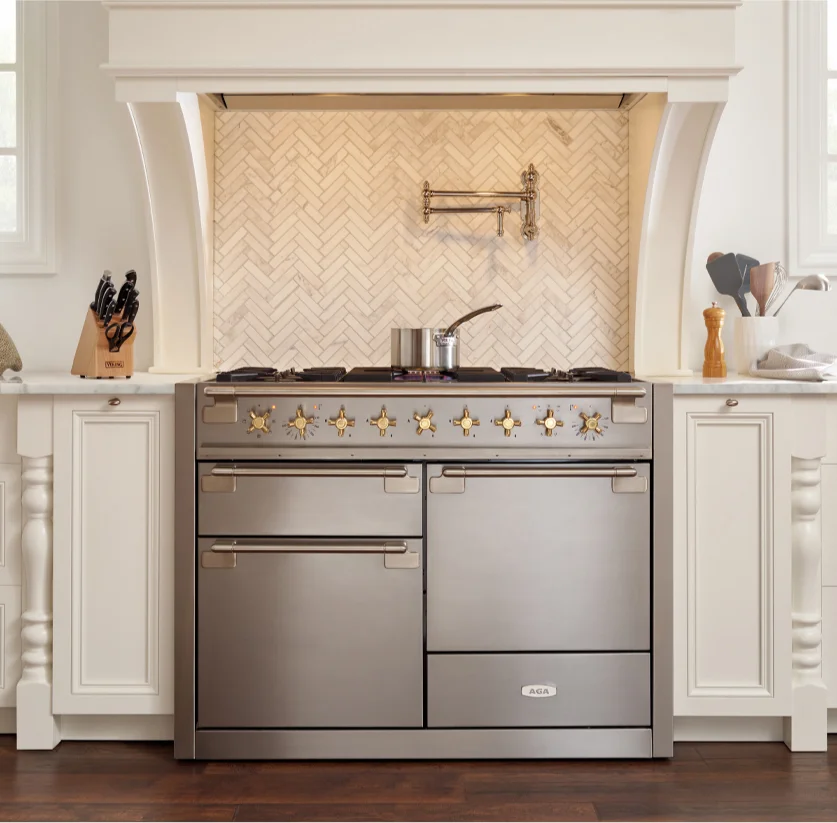 Aga Elise Range featuring modern cruciform knobs, showcasing a blend of style and functionality in kitchen design