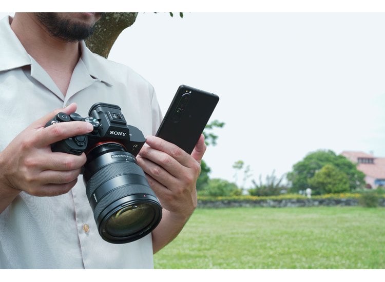 Sony A7 Best Photography Camera Under 2000 Sony A7 IV 28-70mm Kit