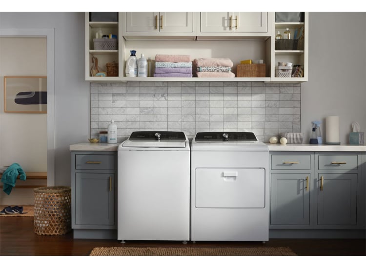 Whirlpool 7 Cu. Ft. White Moisture Sensing Gas Dryer - WGD5010LW