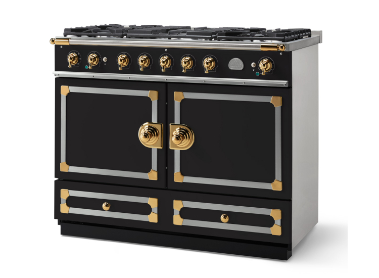La Cornue CornuFe 110 43 In. Matte Black With Polished Brass Trim Dual Fuel Range - C1NF