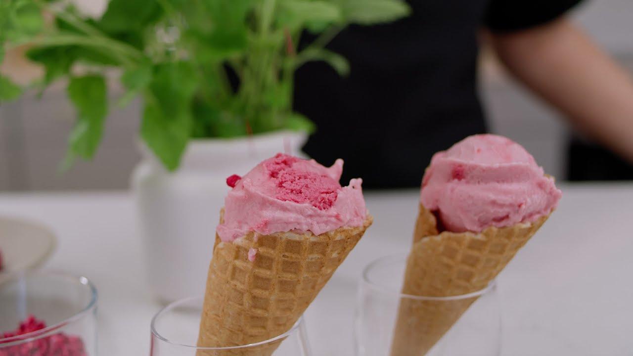 Watch Ankarsrum Ice cream maker - Make your own homemade ice cream with Ankarsrum Assistent Original