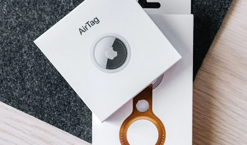 Apple AirTag 4-Pack MX542LL/A White Finish | Abt Electronics