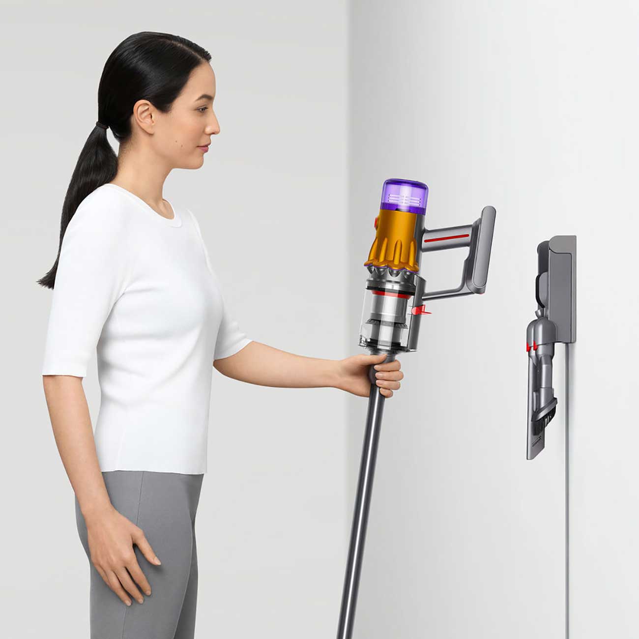 V12Detect Slim Stick Vacuum Charging Dock Detail