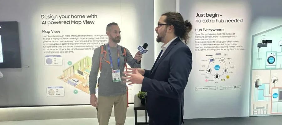 Carl and Tim from Samsung chatting about 3D map view