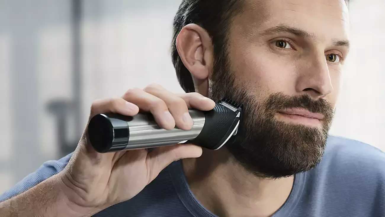 Lifestyle Image of 9000 Prestige Beard Trimmer 2