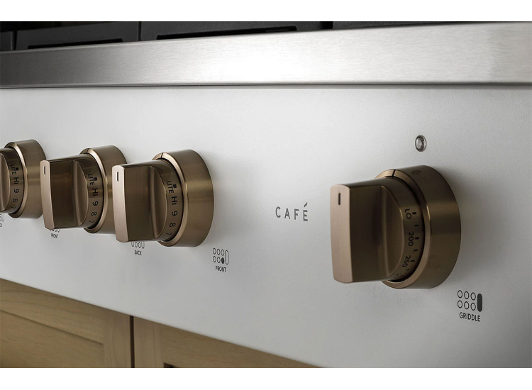 Cafe ADA 48" Matte White Commercial-Style Natural Gas Rangetop With 6 Burners And Griddle - CGU486P4TW2