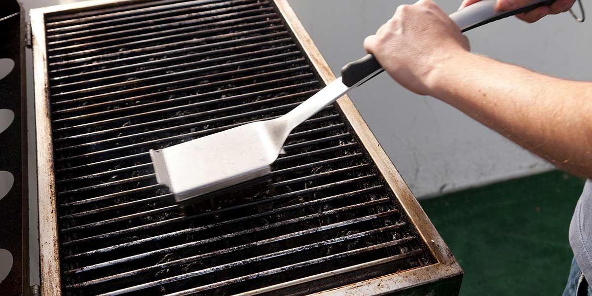 Cleaning a Gas Grill