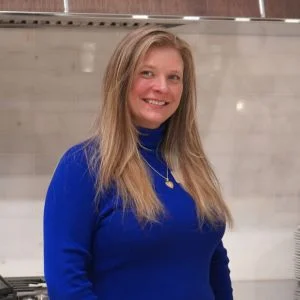 Headshot Image of Abt Specialist Eva