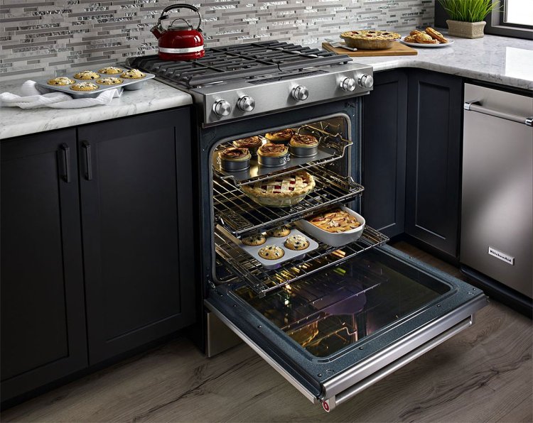 Large image of KitchenAid ADA 30" Stainless Steel Slide-In Convection Gas Range With Baking Drawer