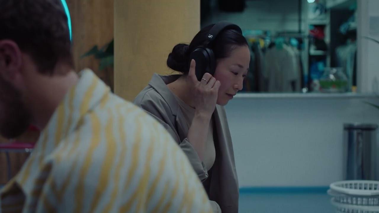 Watch MOMENTUM 4 Wireless | Sennheiser