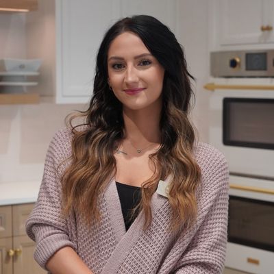 Headshot image of Abt Specialist Sarah