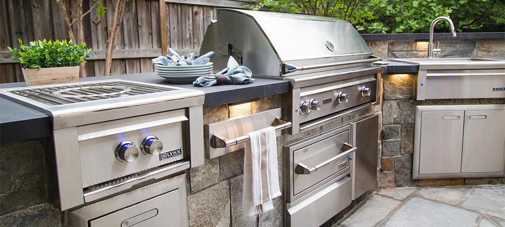 Lynx Grills - Built to Last: Cold Weather Cooking