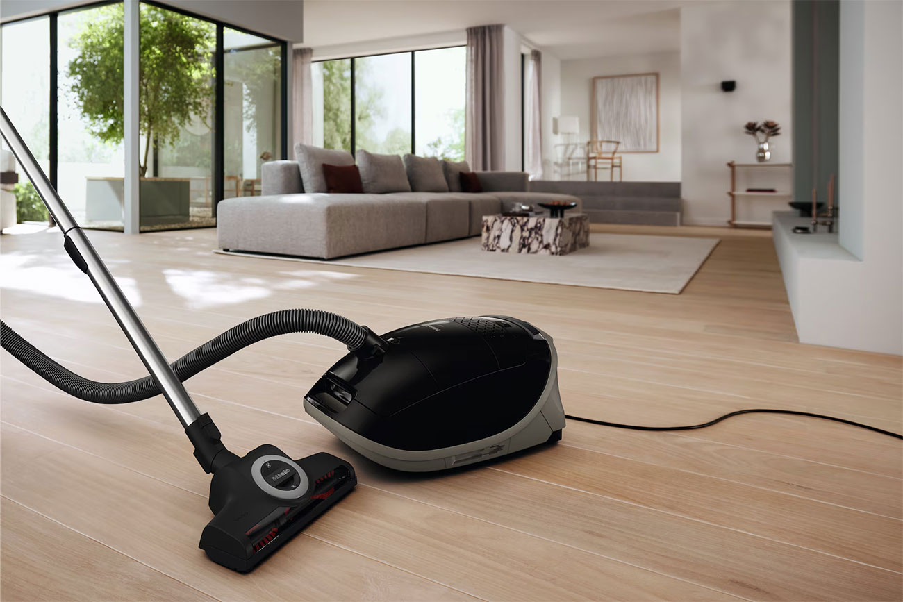 Miele - 12704670 - Canister Vacuums