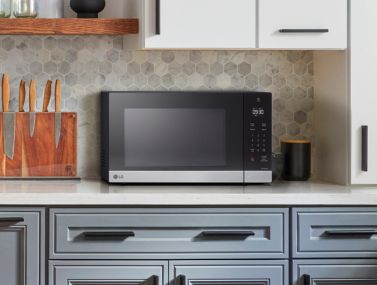 Lifestyle of coutnertop microwave