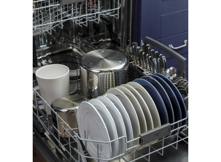 GE Dishwasher with Sanitize Cycle and Dry Boost 24-Inch in Fingerprint Resistant Stainless - GDT535PYVFS