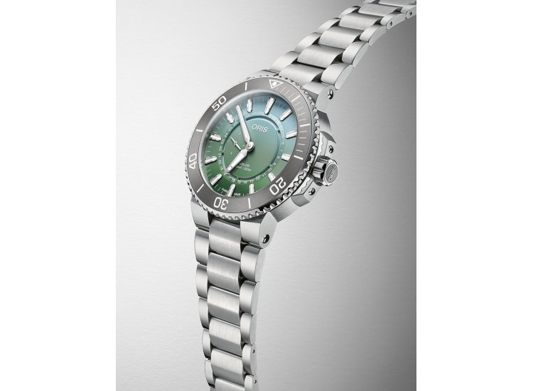 Oris Aquis Dat Watt Limited Edition II Watch Set 01 743 7734 4197-SET